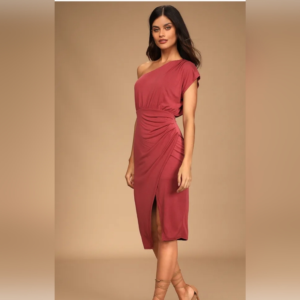 Lulu's raise a glass one shoulder midi dress